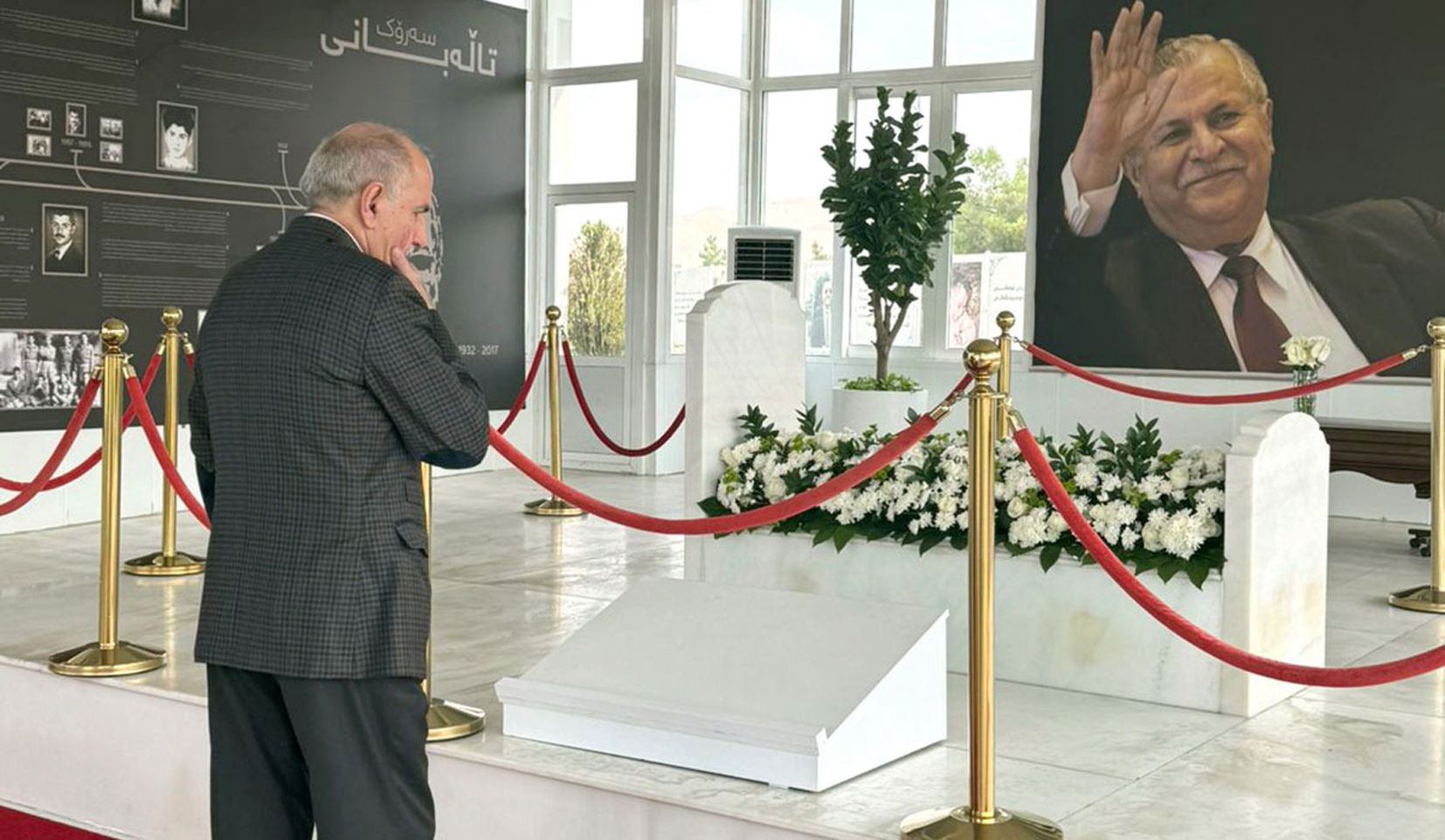 عماد أحمد : مع مام جلال، حزنٌ ورؤيا